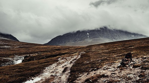 Quels sont les équipements nécessaires pour un camping en milieu marin?